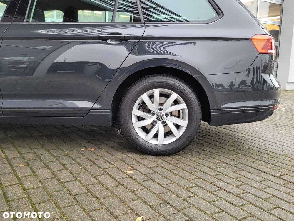 Volkswagen Passat - 13