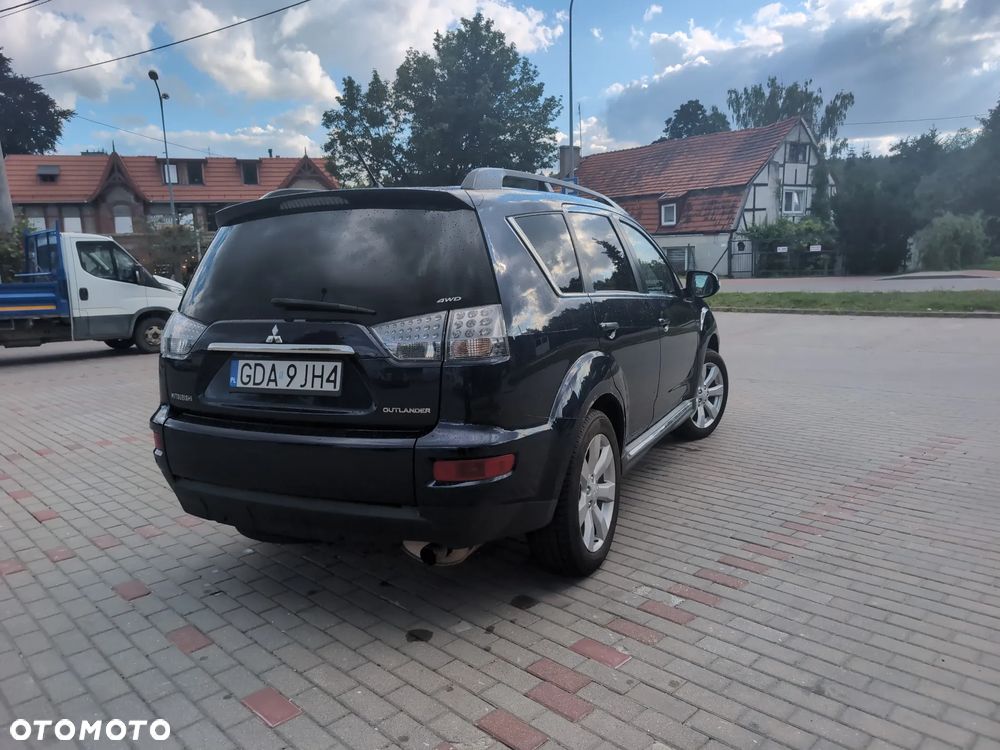 Mitsubishi Outlander - 6