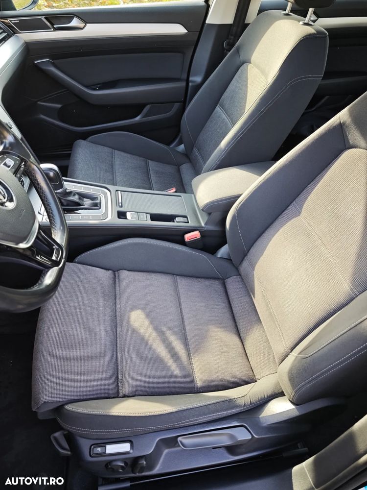 Volkswagen Passat Variant 2.0 TDI SCR 4Motion DSG Comfortline - 20