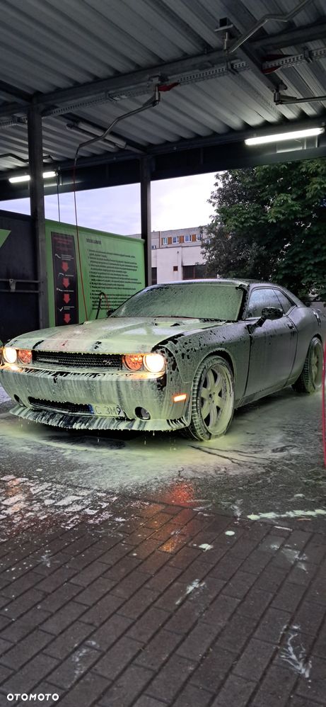 Dodge Challenger - 6