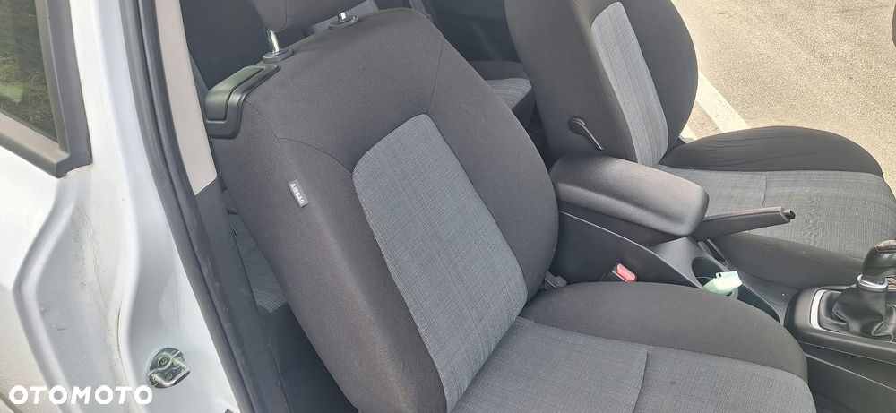Kia Ceed 1.4 L - 15