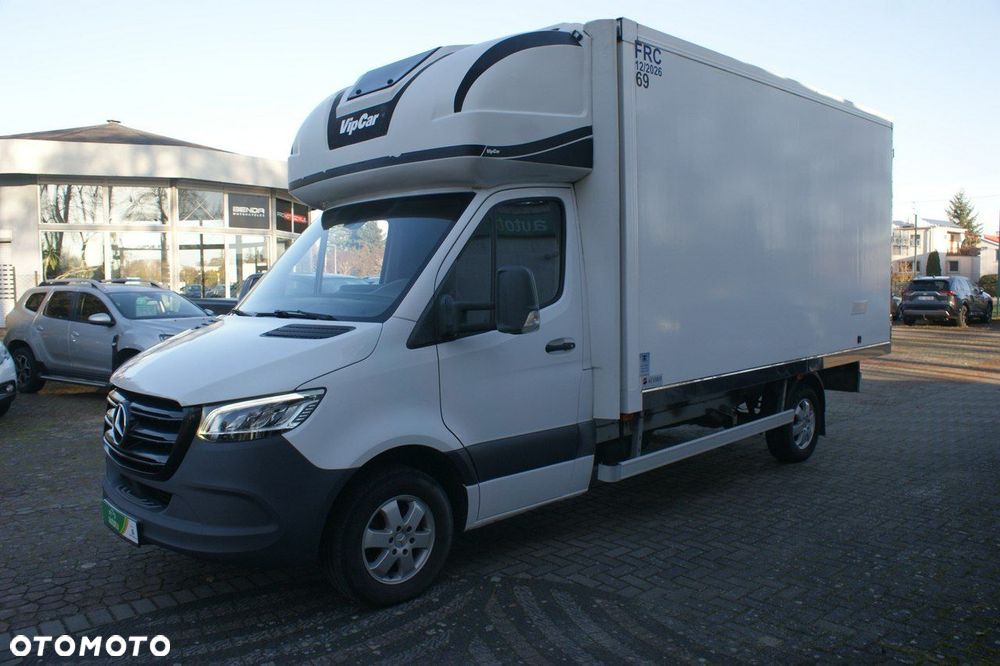 Mercedes-Benz Sprinter - 2
