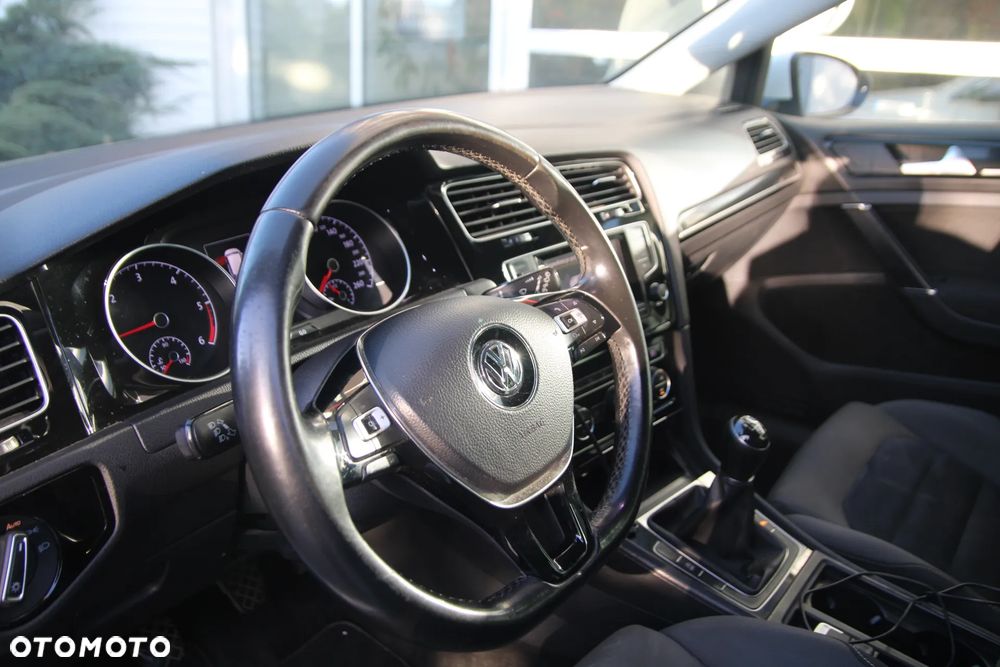 Volkswagen Golf - 14