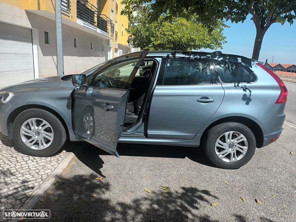 Volvo XC 60 D3 Momentum - 4