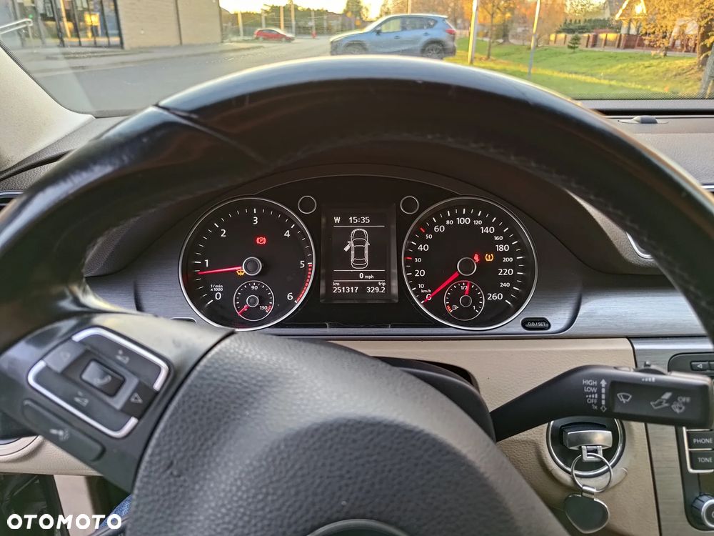 Volkswagen Passat 1.6 TDI Comfortline - 9