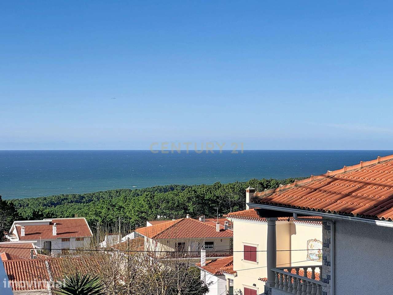 Penthouse T2 com Terraço e Piscina Privativa – Sítio da Nazaré