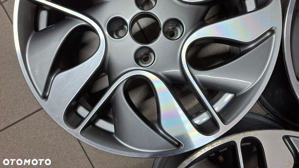 Felgi Aluminiowe 17 Renault Clio IV Captur Zoe 4x100 ET 44 Techrun - 12