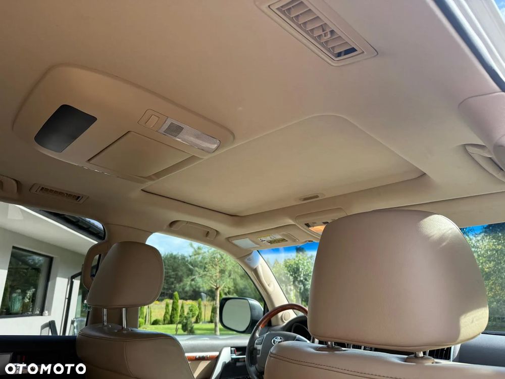 Toyota Land Cruiser LC 4.6 V8 Limited 7os - 27