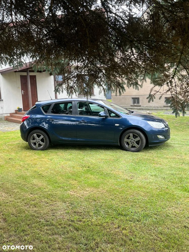 Opel Astra - 2
