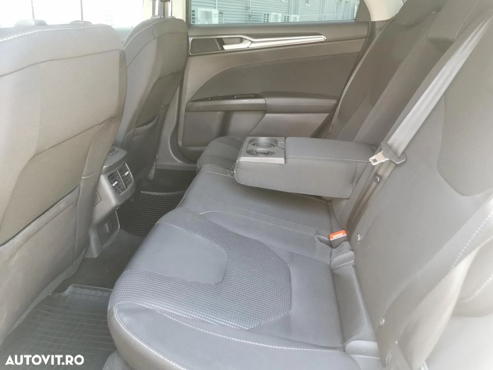 Ford Mondeo 2.0 HEV Titanium - 13
