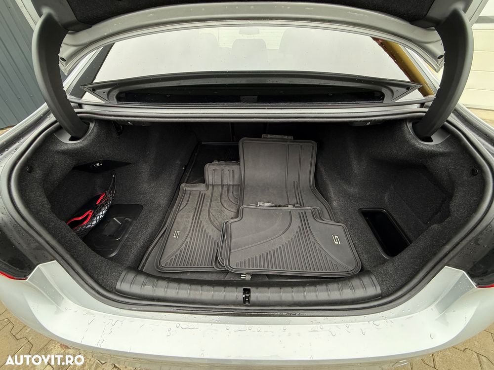 BMW Seria 5 520d Aut. Sport Line - 38