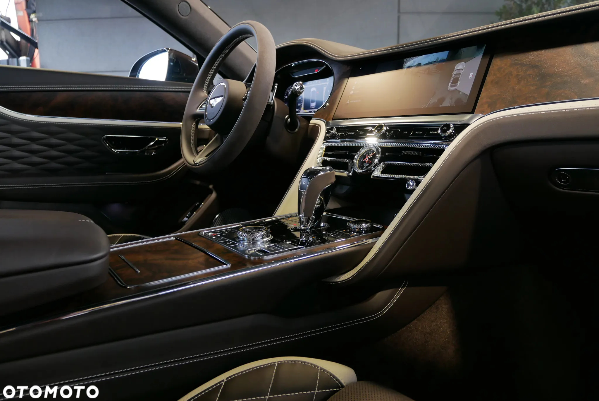Bentley Flying Spur - 26