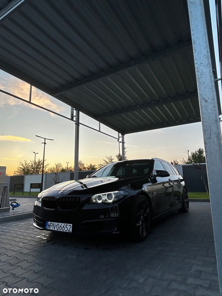 BMW Seria 5 520d xDrive - 14