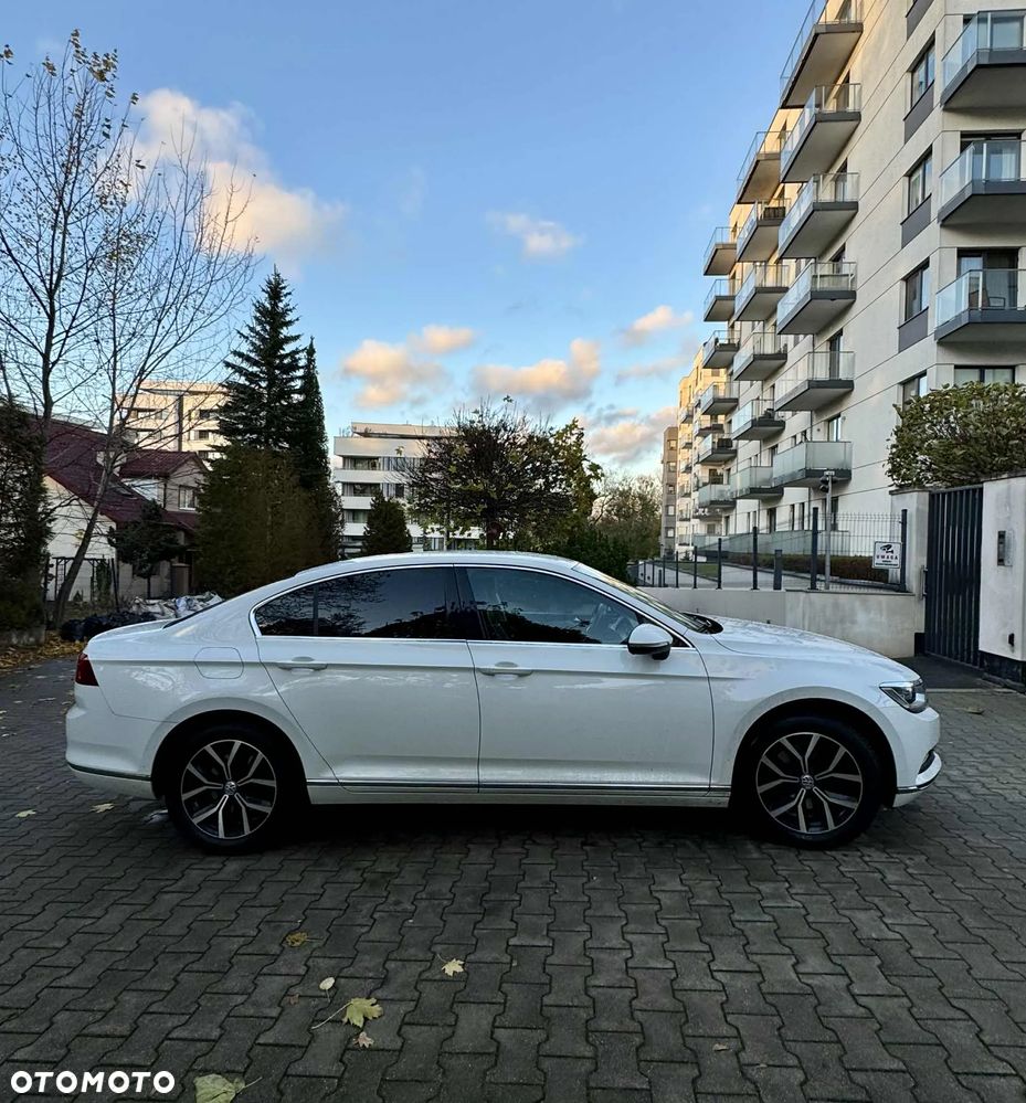 Volkswagen Passat - 4