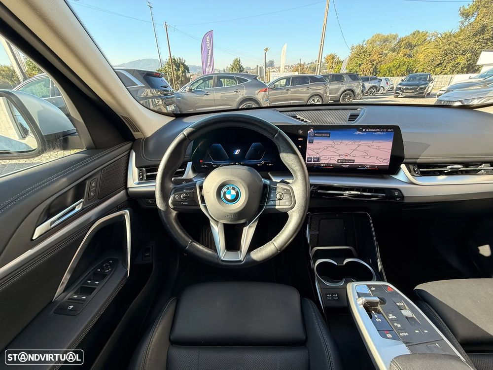 BMW iX1 xDrive30 xLine - 17