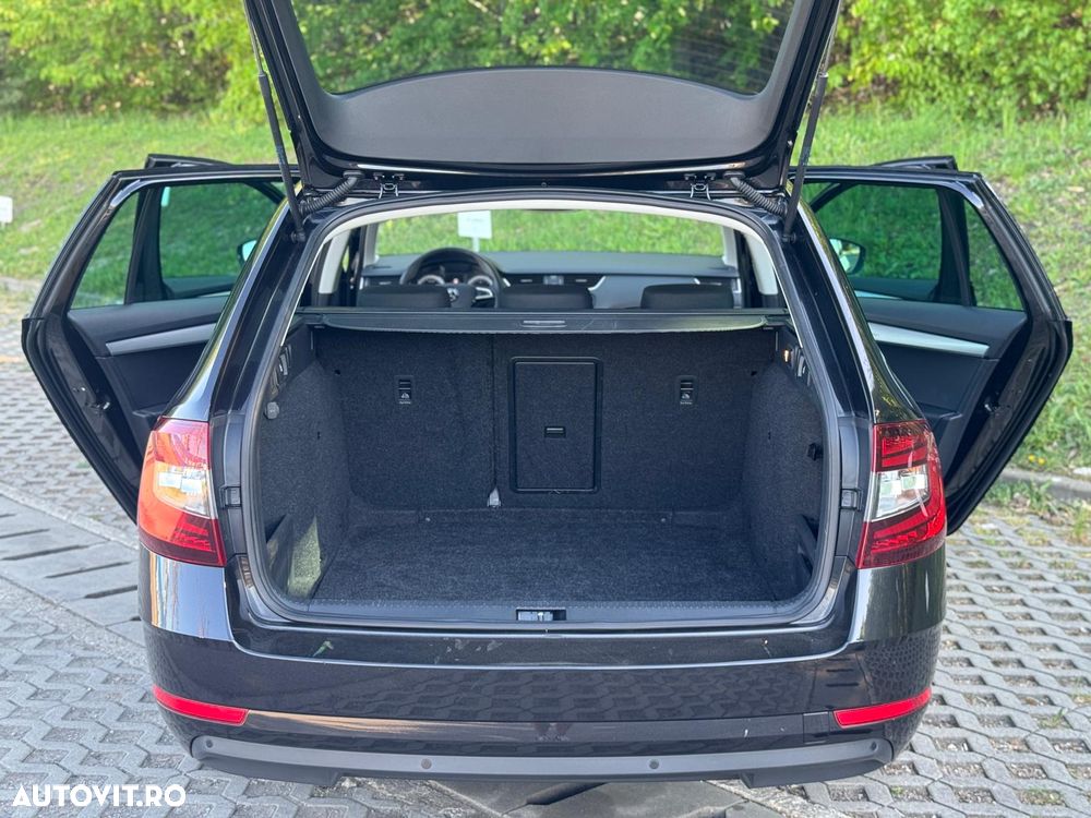 Skoda Octavia 1.6 TDI DSG Style - 20