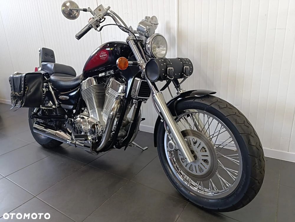 Suzuki Intruder - 14