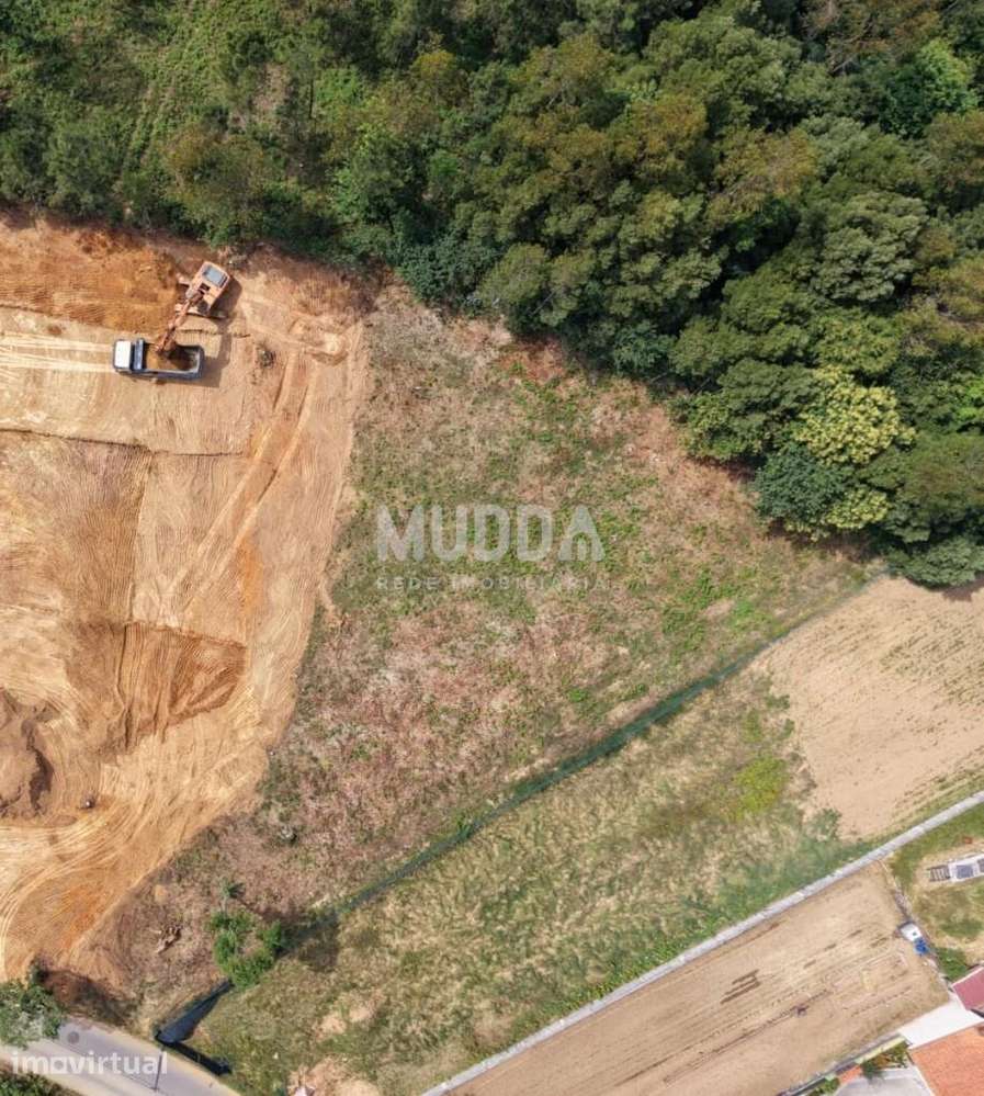 Terreno de 1.979 m2 com Potencial Único junto ao LusoPark (Rio Meão) - Grande imagem: 3/4