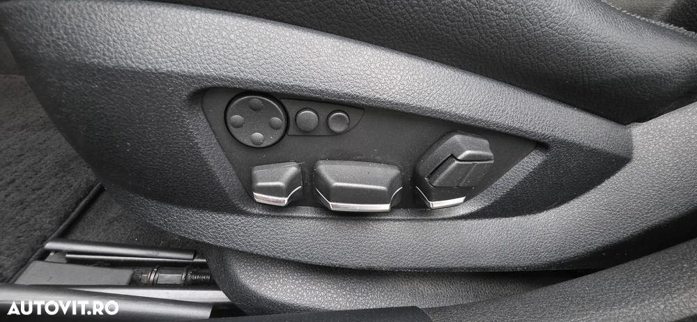 BMW Seria 5 530d xDrive Aut. Modern Line - 38