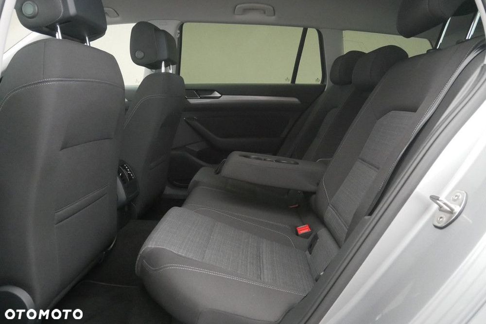 Volkswagen Passat Variant 2.0 TDI EVO Business - 15
