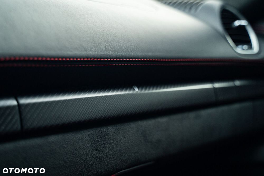 Porsche 718 Spyder - 23