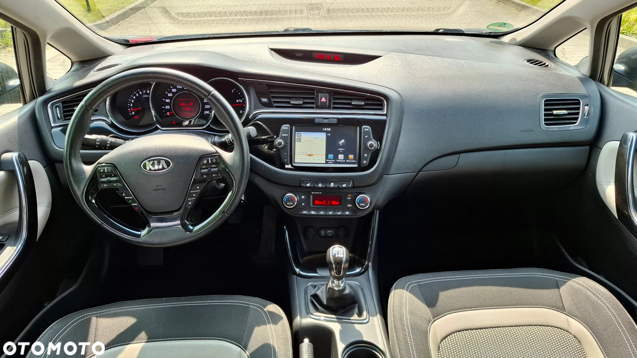 Kia Ceed - 14
