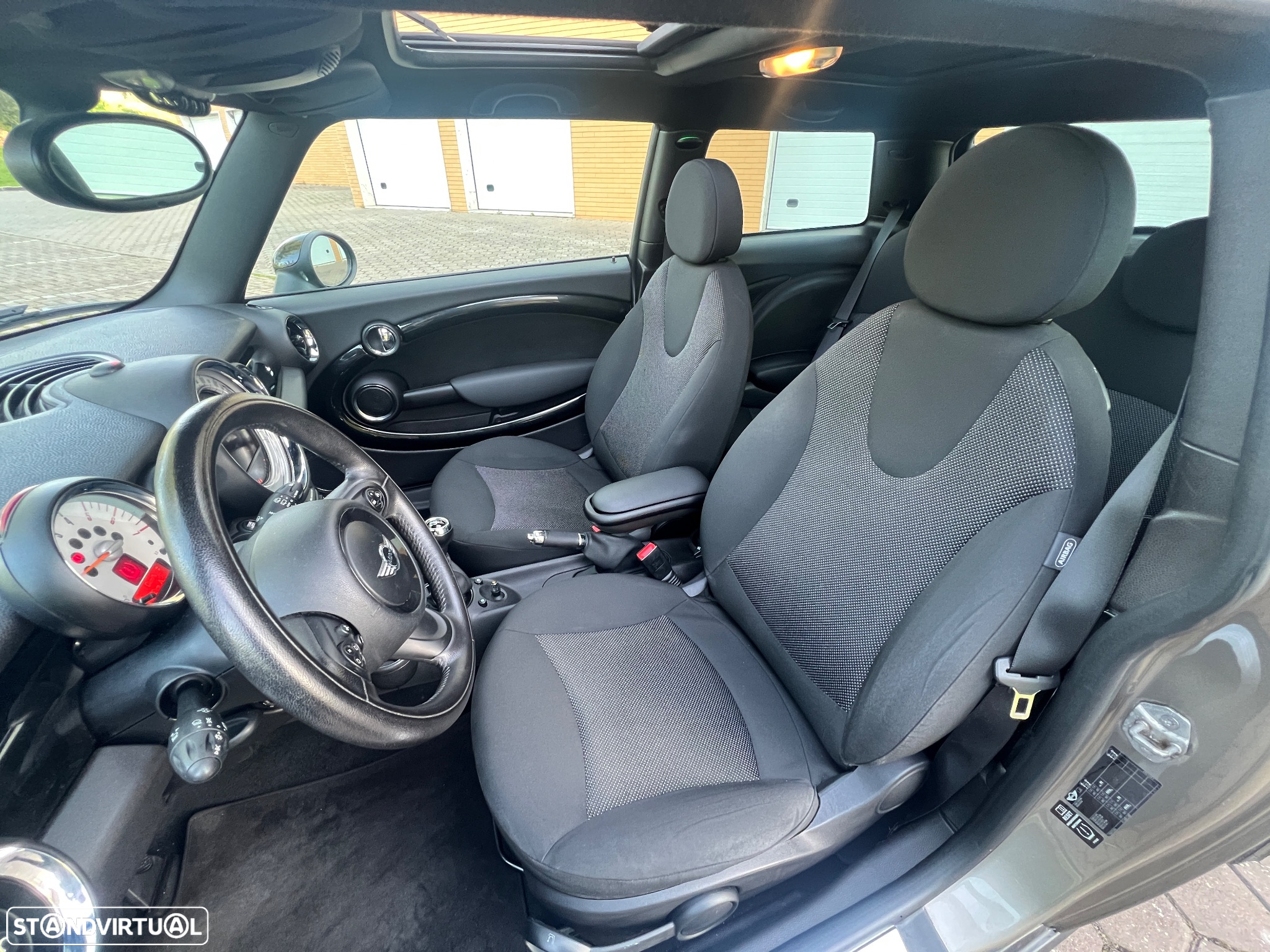 MINI 3 Portas Cooper D - 19