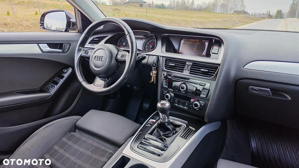 Audi A4 Avant 2.0 TDI DPF quattro Ambiente - 28
