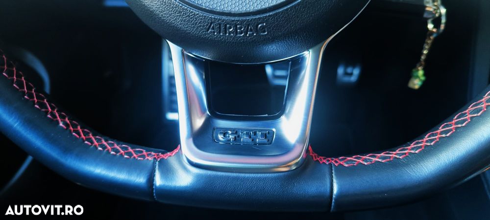 Volkswagen Golf - 20