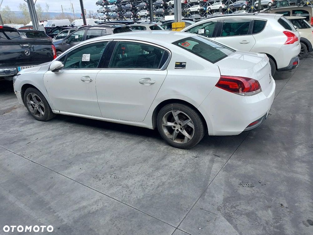 Peugeot 508 SW BlueHDi 180 EAT6 Stop&Start Allure - 8