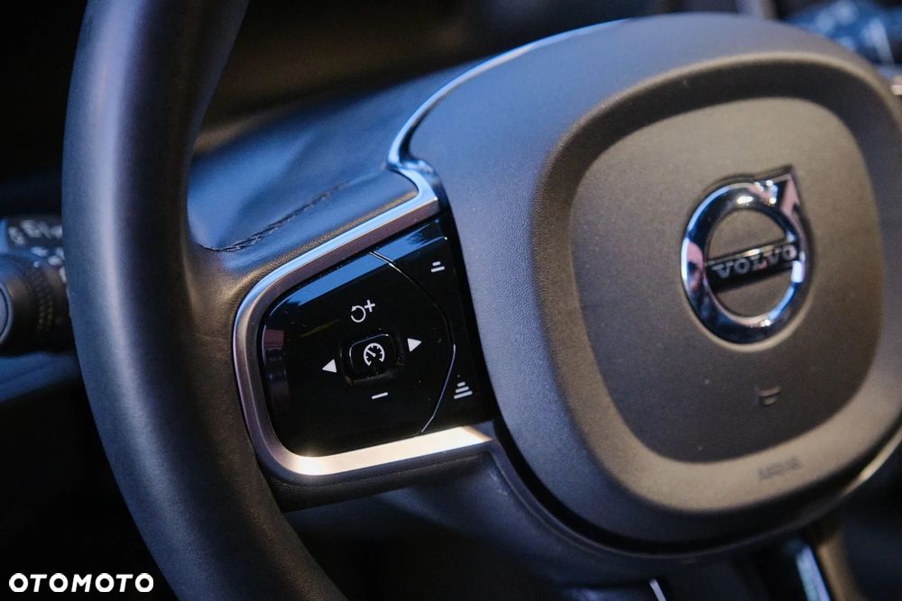 Volvo XC 90 B5 D AWD Ultimate Dark 7os - 12