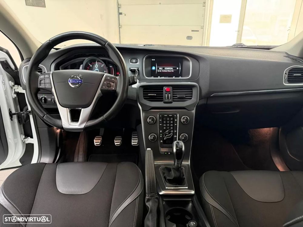 Volvo V40 D2 Momentum - 7