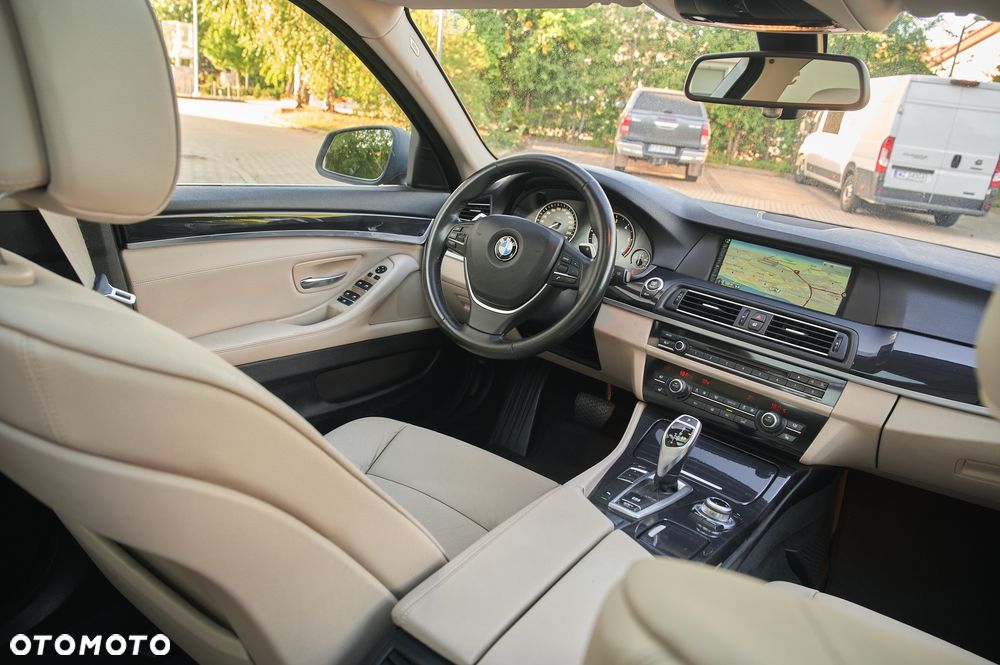BMW Seria 5 520d - 33