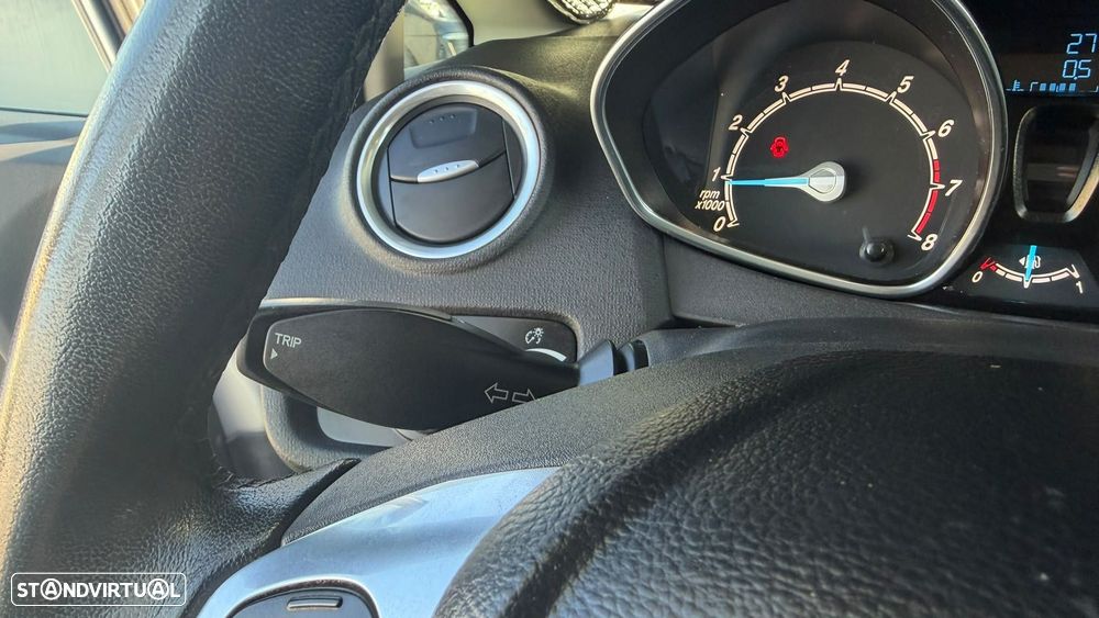 Ford Fiesta 1.0 Ti-VCT Titanium - 23