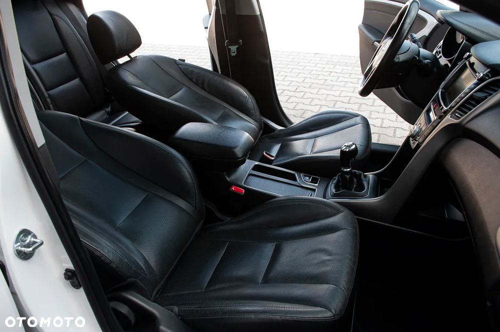 Hyundai i30 blue 1.6 CRDi Trend - 26