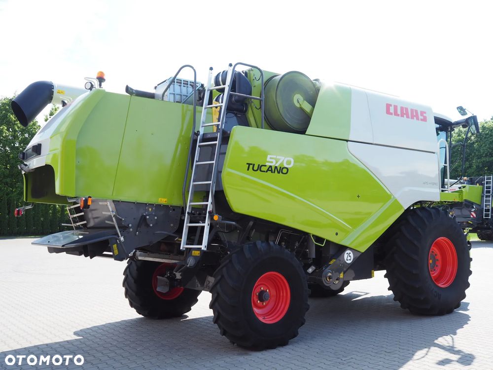 Claas Tucano 570 + V680 - 4