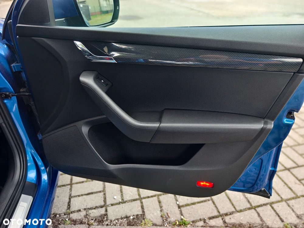 Skoda Octavia 2.0 TDI DSG RS - 16
