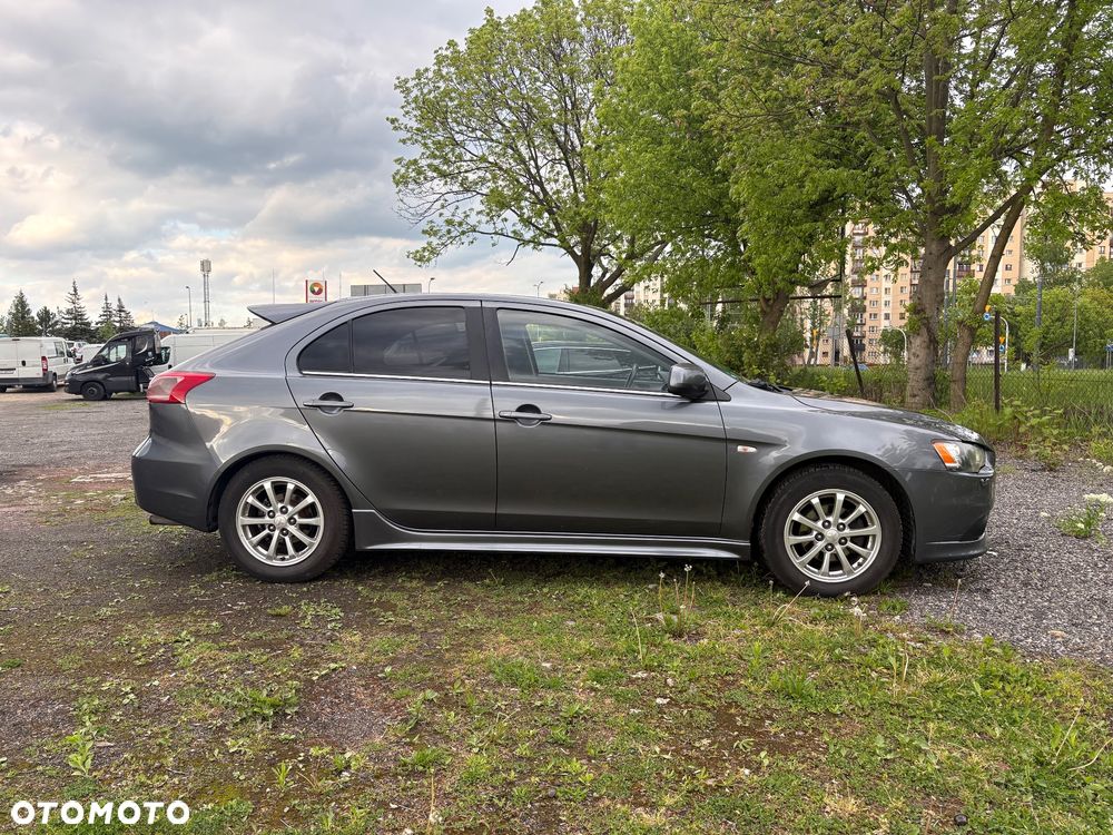 Mitsubishi Lancer 1.6 Invite - 9
