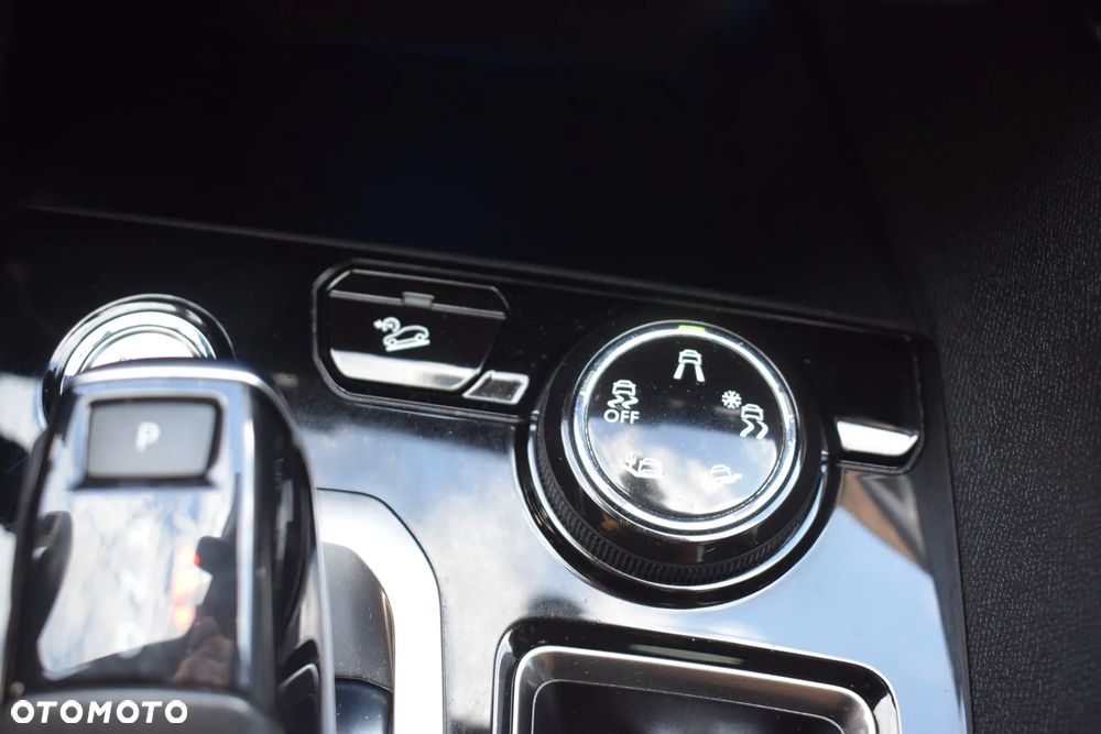 Peugeot 5008 BlueHDi 180 EAT8 GT - 23