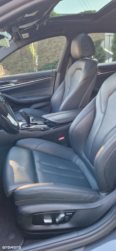 BMW Seria 5 530i xDrive - 18