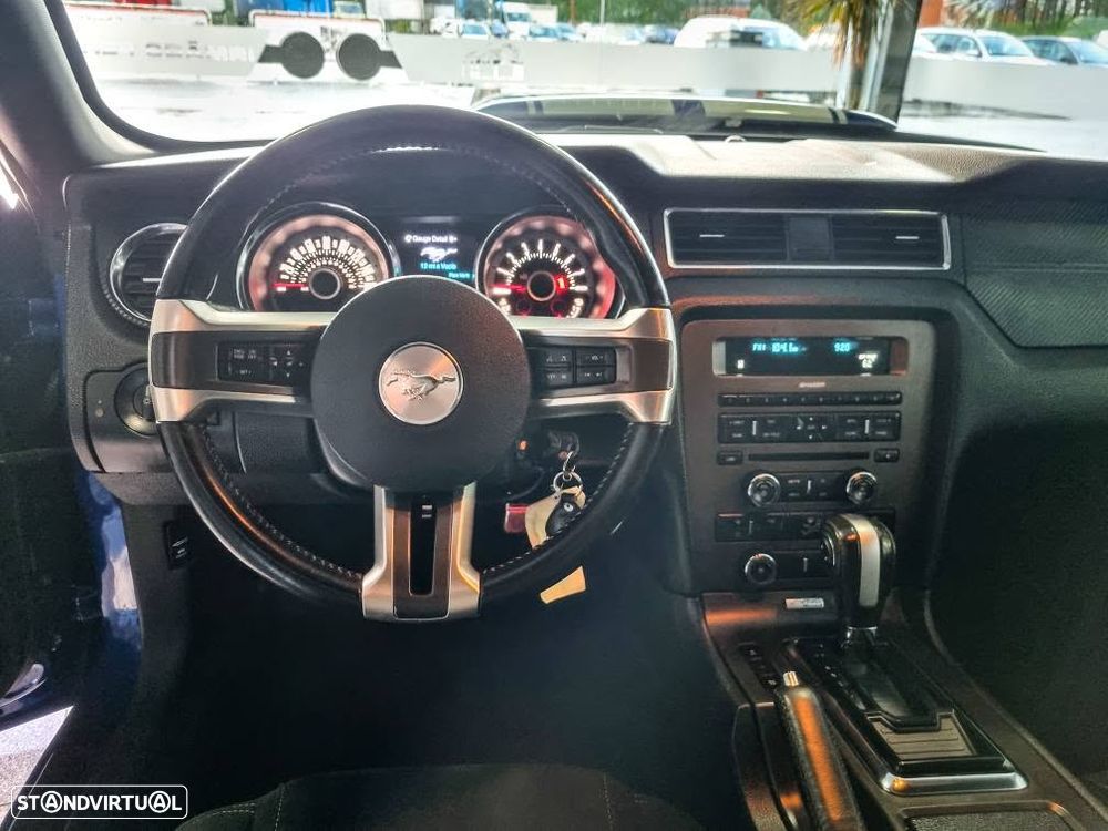 Ford Mustang - 10