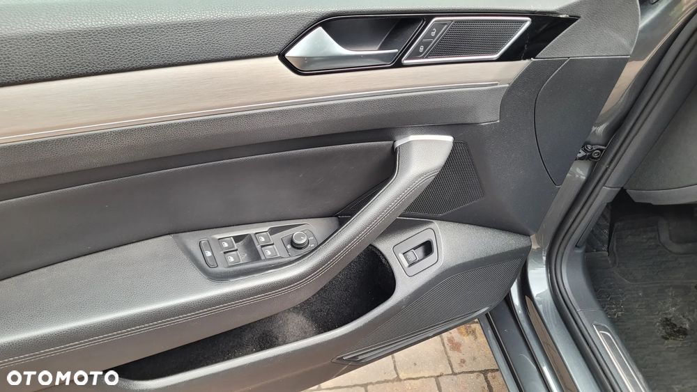 Volkswagen Passat 2.0 TDI SCR (BlueMotion Technology) DSG Comfortline - 29