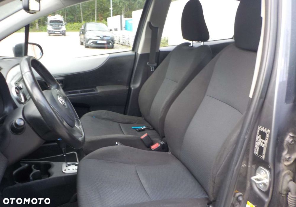 Toyota Yaris Hybrid 100 Dynamic EU6 - 26