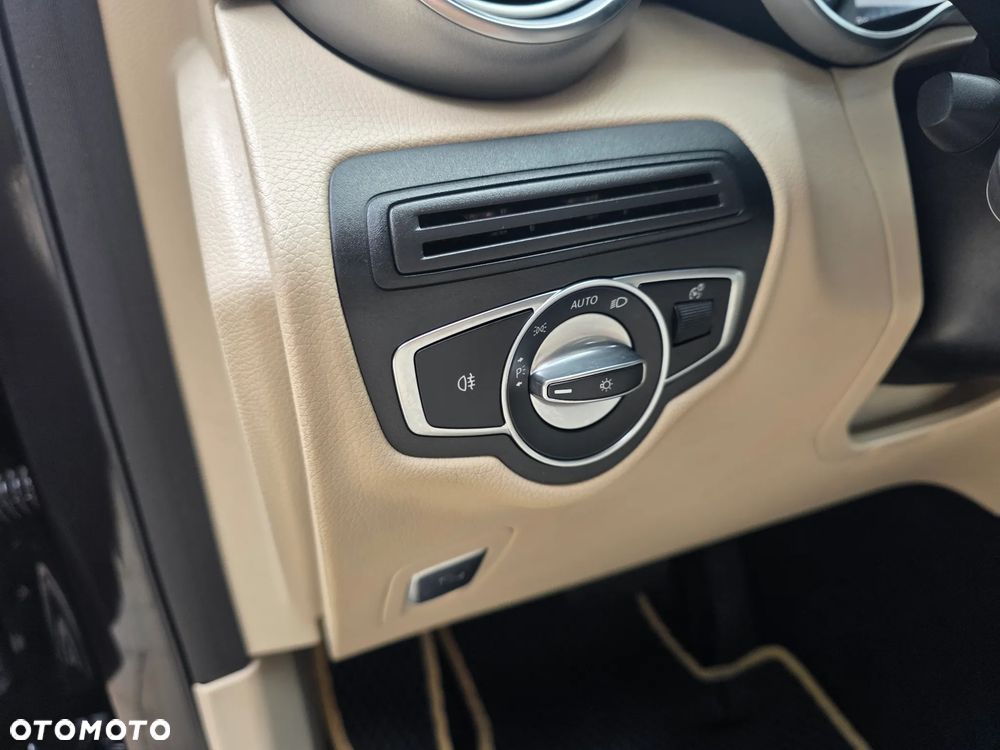 Mercedes-Benz GLC 300 4Matic 9G-TRONIC Exclusive - 11