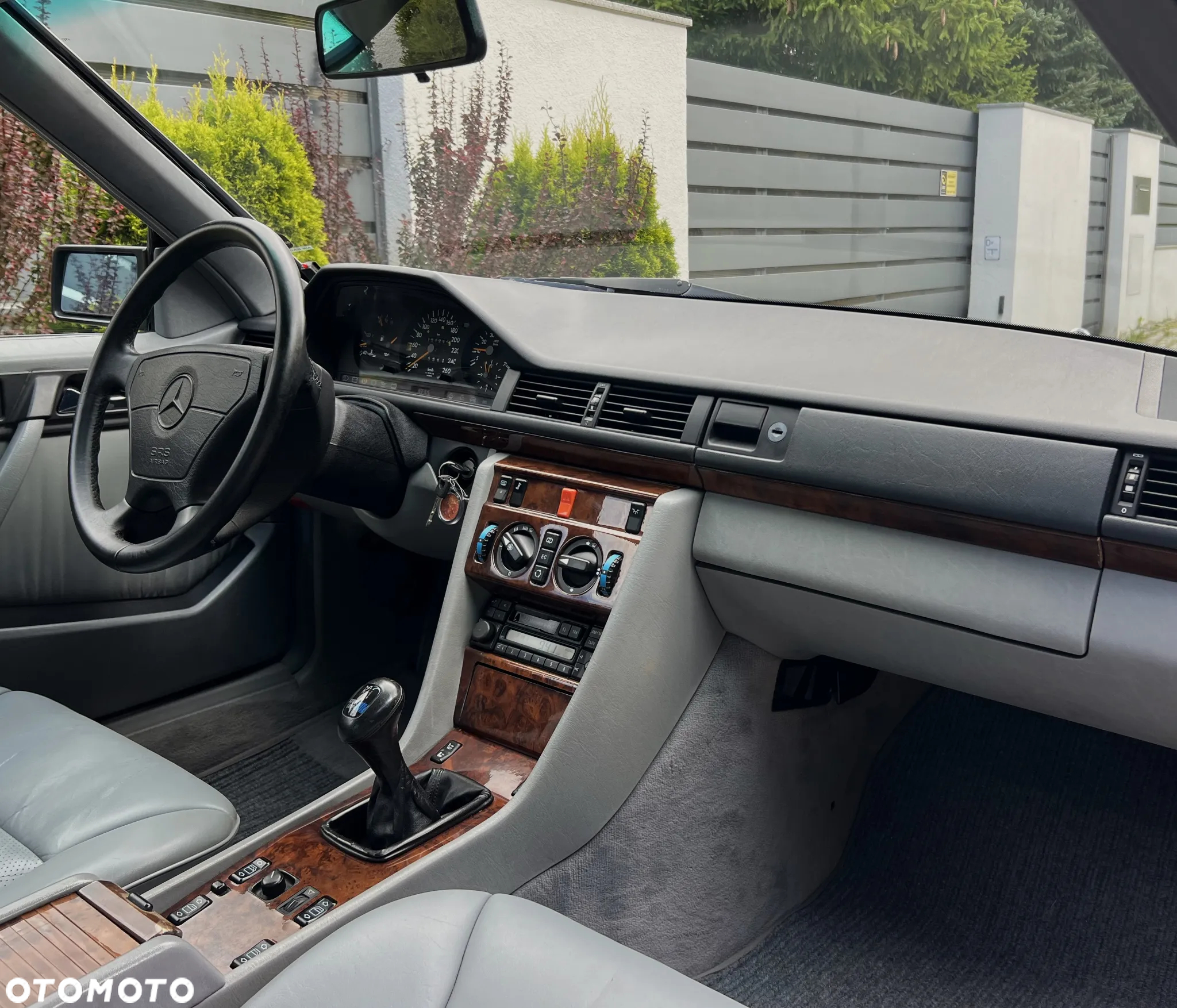 Mercedes-Benz W124 (1984-1993) - 14