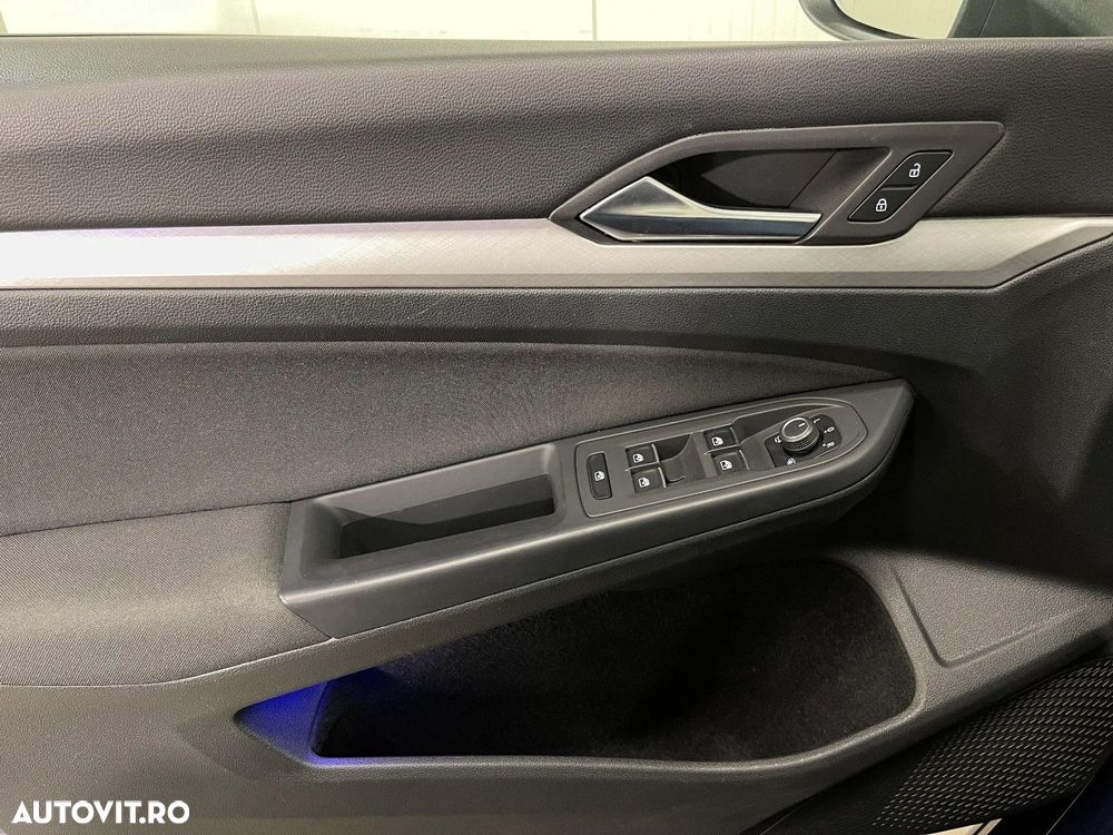 Volkswagen Golf 2.0 TDI SCR DSG Life - 24