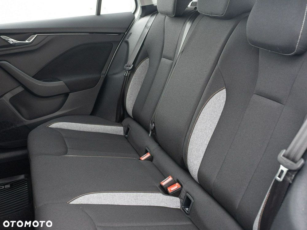 Skoda Scala 1.0 TSI Selection - 25