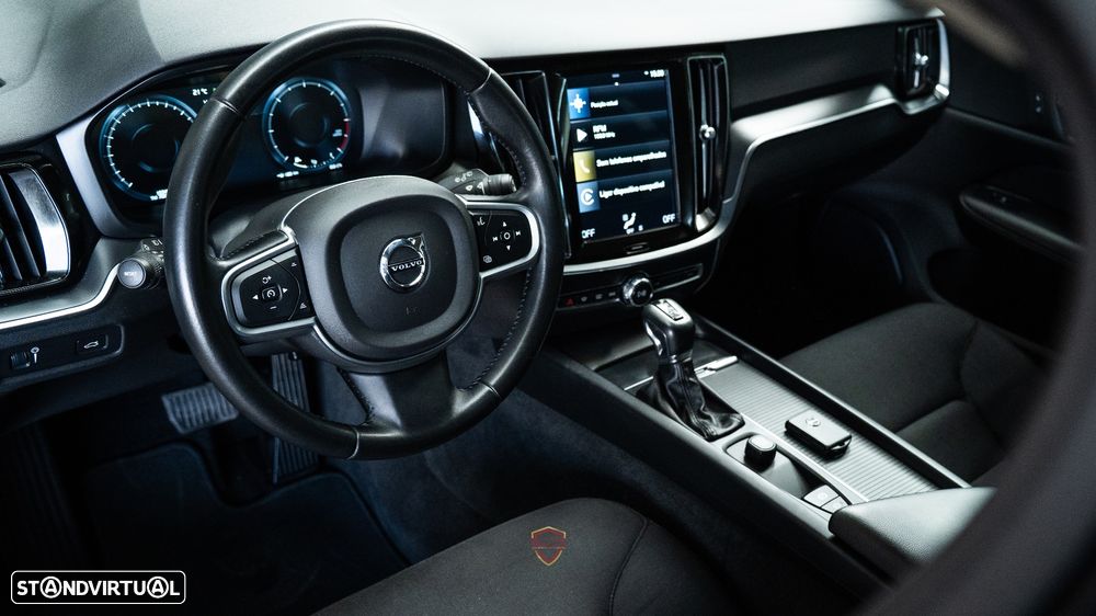 Volvo V60 2.0 D3 Momentum Geartronic - 14