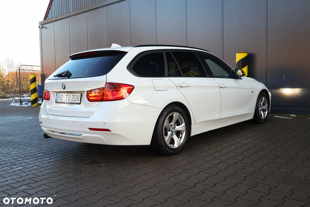 BMW Seria 3 320d Efficient Dynamics Edition Sport Line - 16