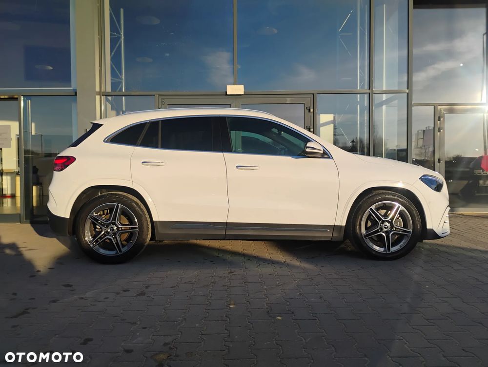 Mercedes-Benz GLA 200 AMG Line - 4